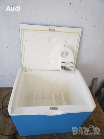 Електрическа хладилна кутия  CАMPINGAZ EUROPE  с обем 36 литра захранванващ кабел за запалка на авто, снимка 11 - Хладилни чанти - 41612347
