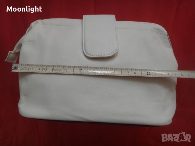 Нов тоалетен козметичен несесер Dove, снимка 6 - Чанти - 52639324