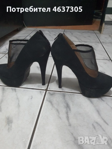 маркови транспарантни обувки с ток