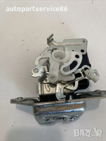 Заключващ механизъм на задния капак за Jeep Patriot 2.4 (2008), снимка 3 - Части - 53533888