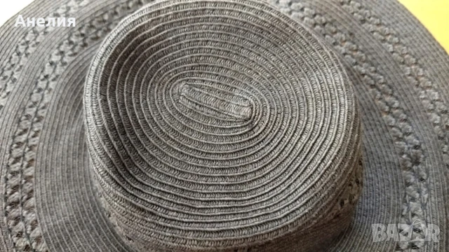 Шапка с падаща периферия Bebe марка, снимка 4 - Шапки, шалове и ръкавици - 51357918