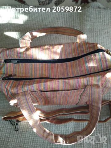 Дамска чанта на ивици, снимка 2 - Чанти - 48437099