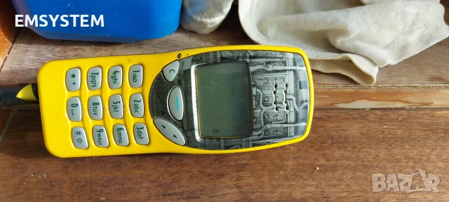 Nokia 3210 цяла с зарядно ЗА ЧАСТИ 