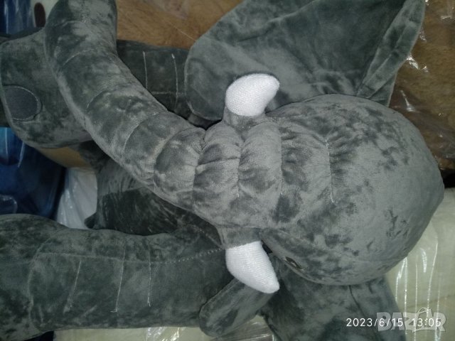 Голям плюшен слон,около 90см от хобота до опашката,без да е вкл.в размера, снимка 2 - Плюшени играчки - 41184381