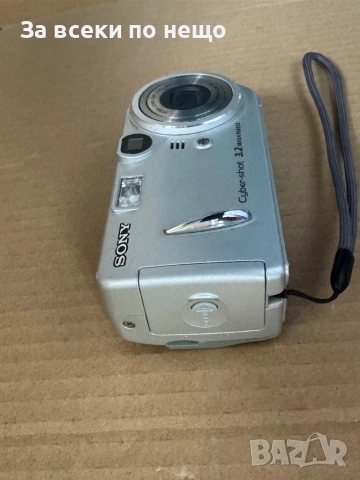 Цифров фотоапарат Sony Cybershot DSC-P72 , Sony DSC-P72 , 3.2mp , Made in Japan, снимка 3 - Фотоапарати - 51622107