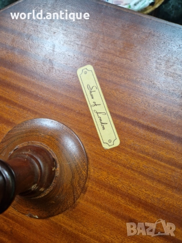 Уникална антикварна английска дървена масичка на колелца , снимка 8 - Антикварни и старинни предмети - 52322286