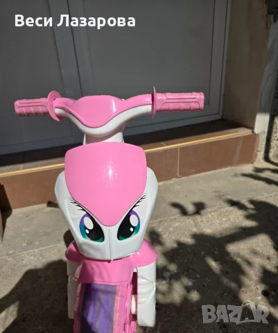 Розов мотор за баланс с бандаж на гумите и дръжка, 72х52х35см , снимка 2 - Детски велосипеди, триколки и коли - 51094053