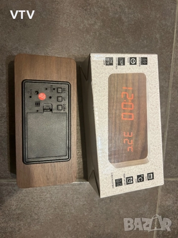 Електронен часовник с термометър 