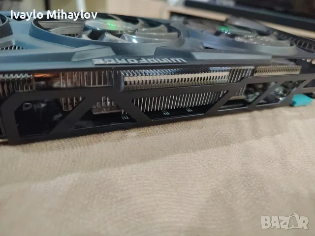 Видеокарта Gigabyte Radeon R9 270X 2GB GDDR5 WindForce 3X, снимка 3 - Видеокарти - 56216357