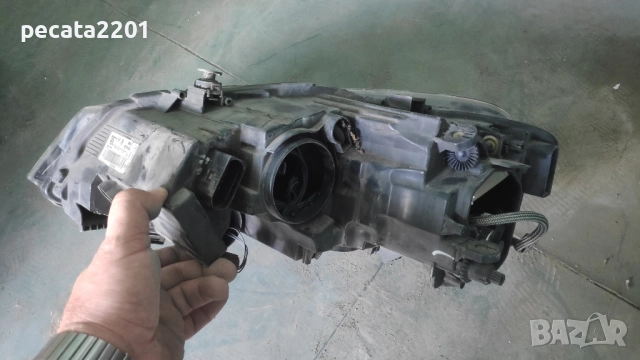 Продавам - оригинален десен ксенонов фар за VW Polo 2009-2015 със счупено стъкло, снимка 3 - Части - 51779936