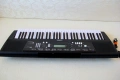 Yamaha – Синтезатор с 5 октави, динамична светеща клавиатура и подарък, снимка 9