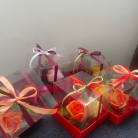 Кутия със сапунени рози 8- ми март, снимка 2 - Изкуствени цветя - 39217098