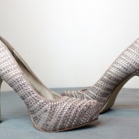 Graceland дамски обувки на висок ток с метални пайети по тях, снимка 1 - Дамски обувки на ток - 40180220