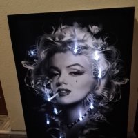 Продавам картини с светещи лед лампи с две батерии тип АА., снимка 1 - Картини - 39395076