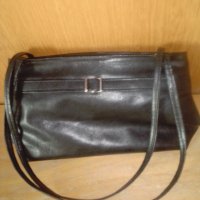 Малка дамска чанта , снимка 1 - Чанти - 39094011