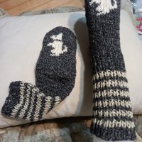 Ръчно плетени чорапи с картинка куче размер 39, снимка 2 - Дамски чорапи - 39663240