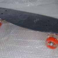 Черен светещ пениборд много модели скейтборд skateboard pennyboard, снимка 2 - Скейтборд, ховърборд, уейвборд - 35773988