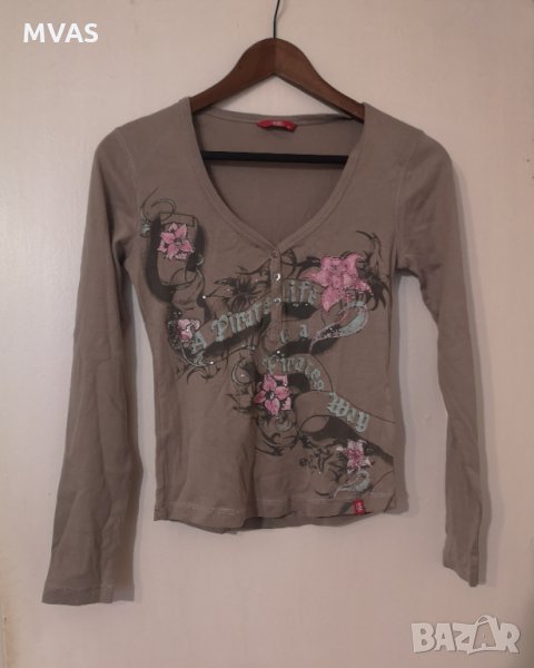 Нова блуза М размер с деколте хаки с щампа розови цвет дълъг ръкава, снимка 1