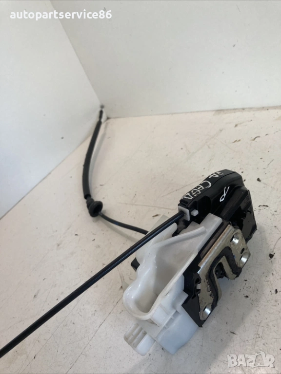 Механизъм на заключване за задна дясна врата за KIA Ceed 1.6 CRDi (2008), снимка 1