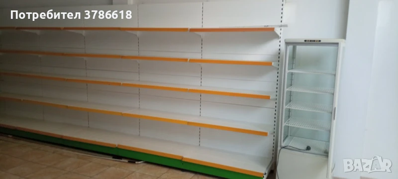 Крайстенен конзолен рафт с гръб, снимка 1