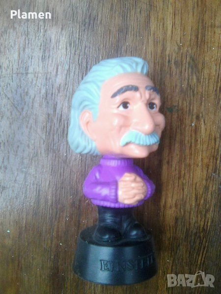 Пластмасова фигурка на Айнщайн, снимка 1