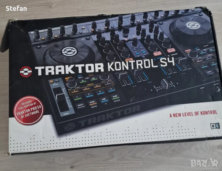 Traktor Kontrol S4 MK2
, снимка 1