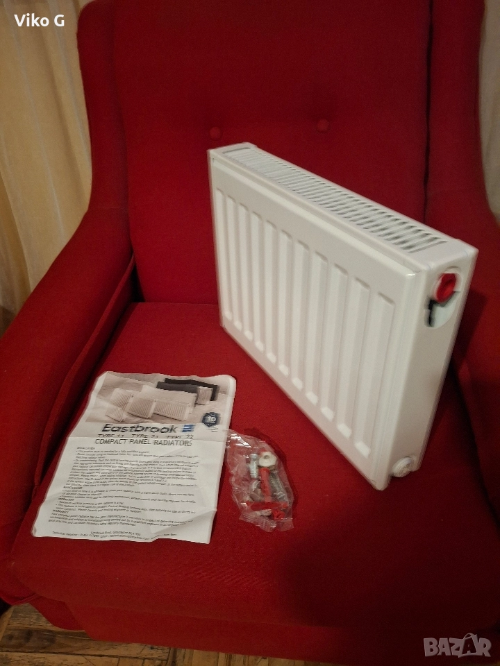 Железен панелен радиатор EASTBROOK с височина 30см , снимка 1