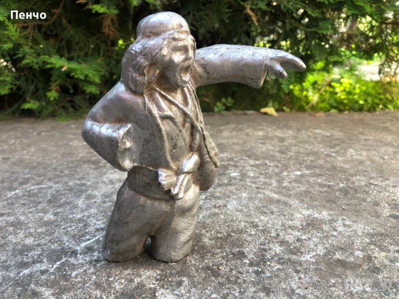 стара метална фигура "БОРИМЕЧКАТА", снимка 1