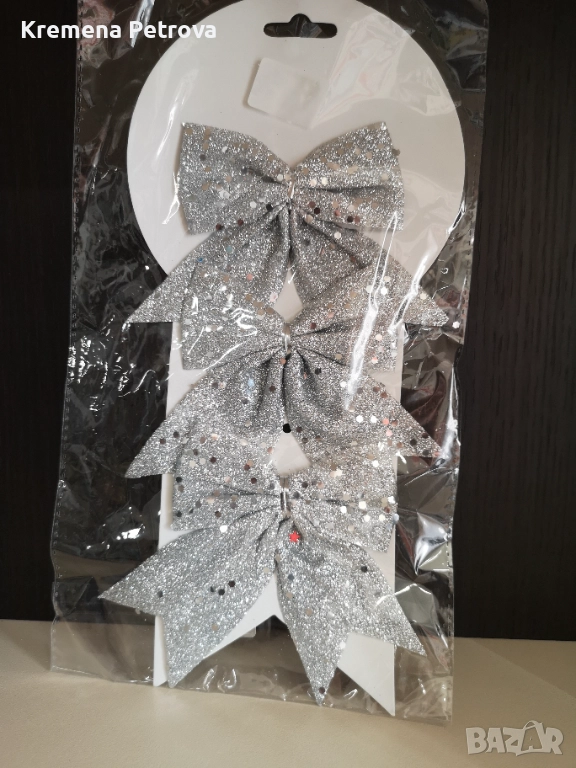 Нова декорация за коледна украса - комплект от три сребристи панделки с блясък, Цена 1,70лв, снимка 1