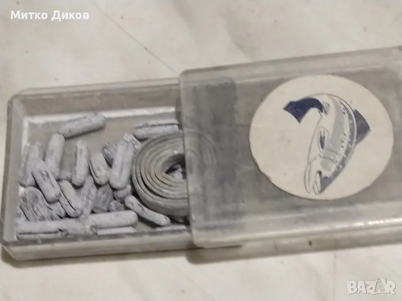 Кутия с някакви рибарски джаджи, снимка 1