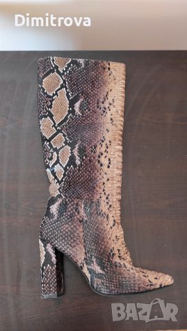 Дамски ботуши змийски принт, снимка 1