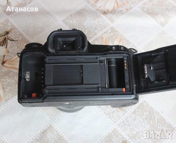 Canon EOS 3000V 35 mm с обектив, снимка 10 - Фотоапарати - 40636872