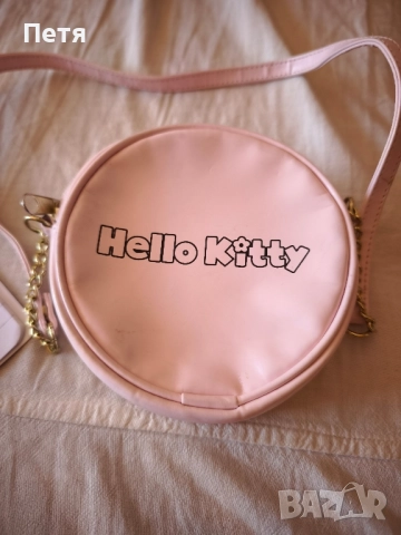 чантичка на Hello kitty , снимка 3 - Чанти - 51711985