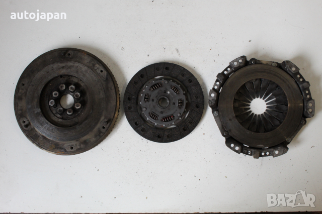 Комплект маховик, притискателен диск, феродов диск Тойота авенсис т22 2.0тд 90кс комби 01г Toyota av, снимка 2 - Части - 44635626