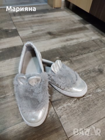 Сребристи обувки