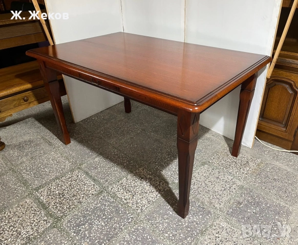 Масивна трапезна маса