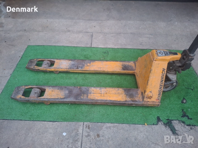 Палетна количка за ремонт 