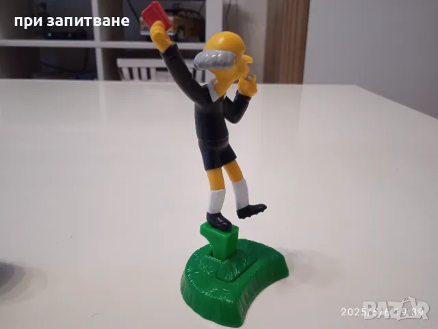 Фигурки футболен съдия и митничари, снимка 3 - Фигурки - 50180362