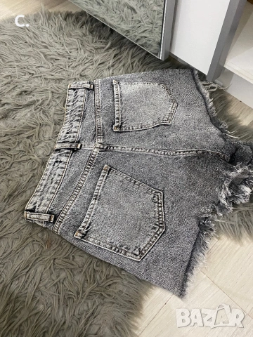 Дамски къси панталони, снимка 2 - Къси панталони и бермуди - 53848429