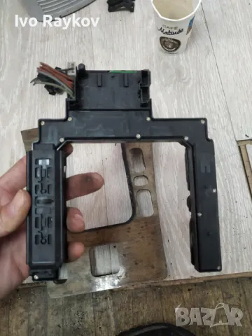 Панел копчета ел.стъкла 2108214151 за MERCEDES-BENZ E-CLASS , S210, снимка 12 - Части - 48499759