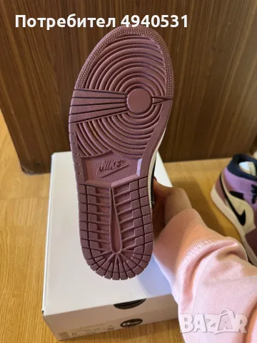 Nike Air Jordan 1 Mid “Mulberry” , снимка 6 - Кецове - 55961748
