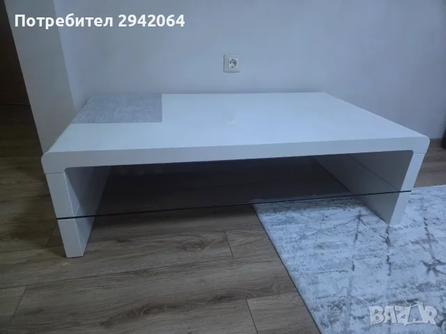 Маса за хол гланциран лак