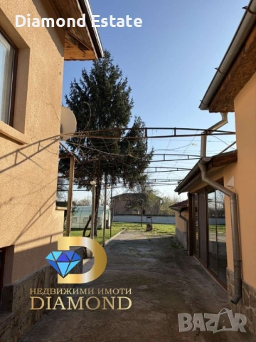 Две къщи с двор в село Загоре, обл. Стара Загора, снимка 3 - Къщи - 53258532