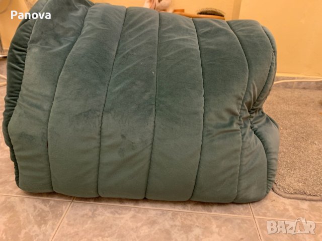 Продавам луксозна котешка къщичка тип легло хралупа от кадифе