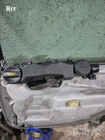 Чисто нов капак клапани 1.6 Hdi пежо ситроен 