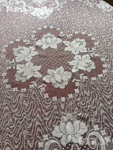 Дантелена покривка за маса , снимка 2 - Покривки за маси - 49873271