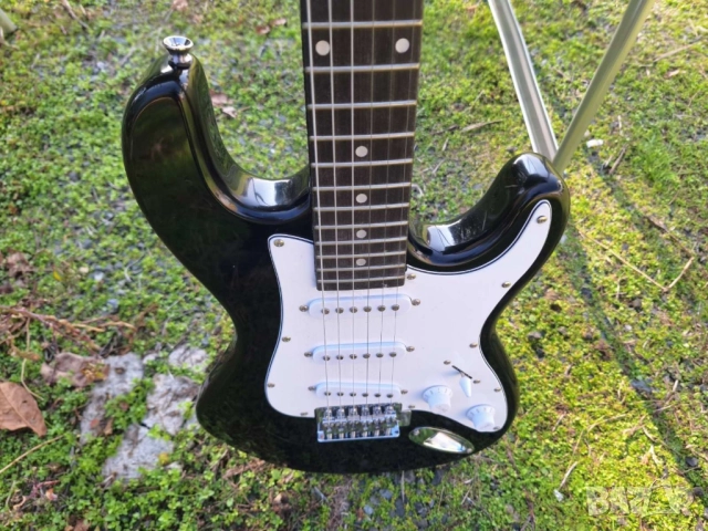 Една класическа китара +Детска електрическа китара., снимка 18 - Китари - 52308637