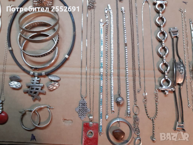 Накити , снимка 4 - Колиета, медальони, синджири - 36189412