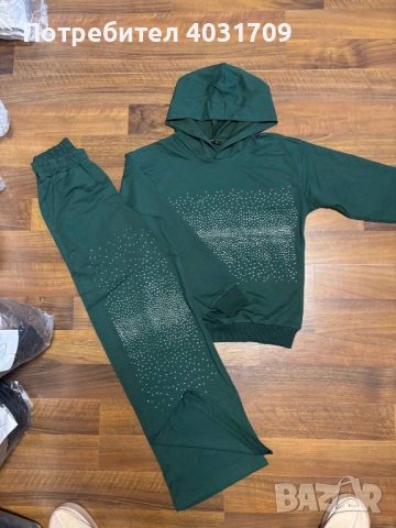 Дамски екип с камъчета , снимка 3 - Спортни екипи - 53114367