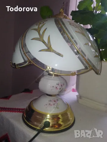 Лампа , снимка 4 - Настолни лампи - 49032351